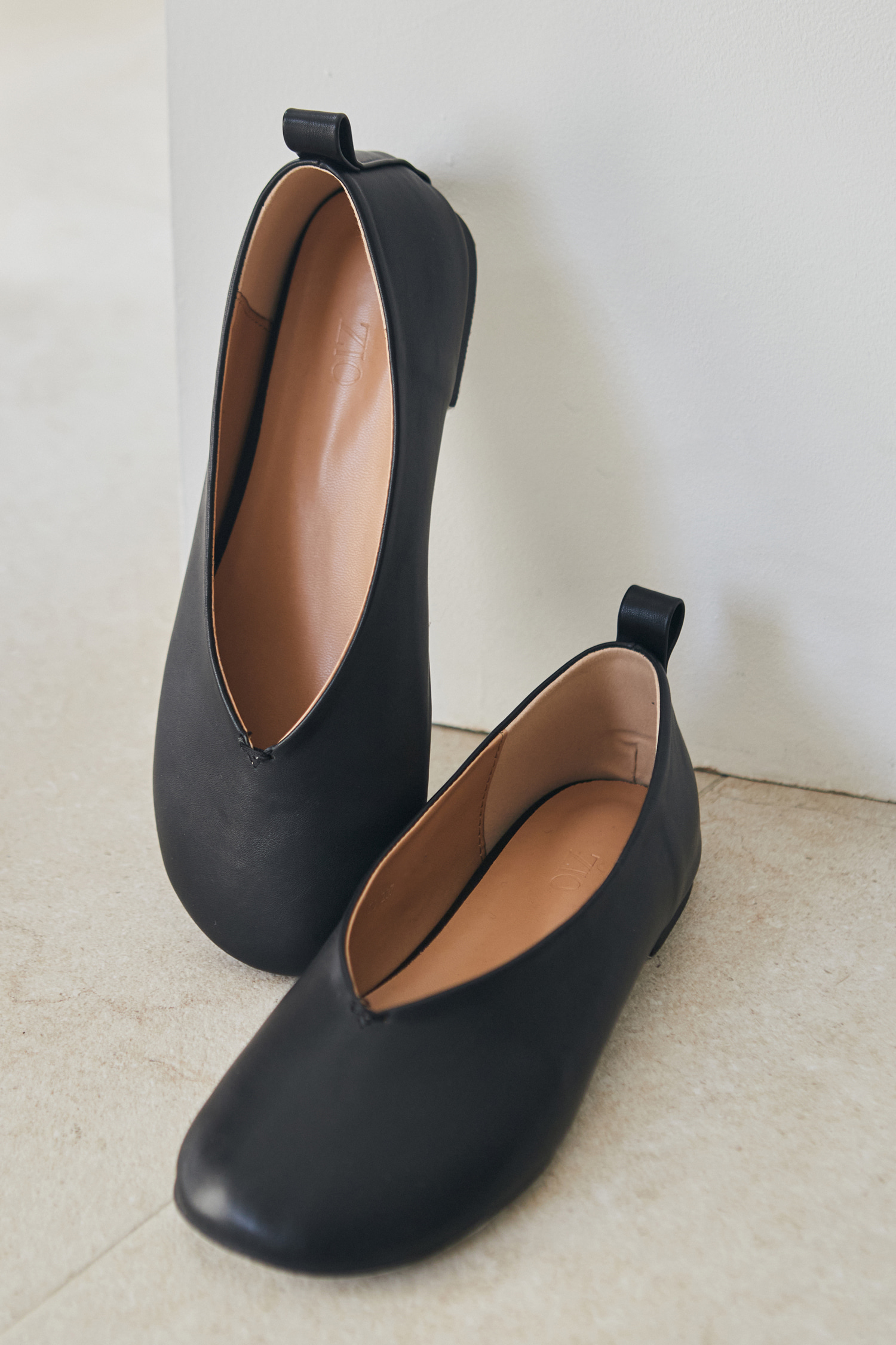 Round flatshoes - black