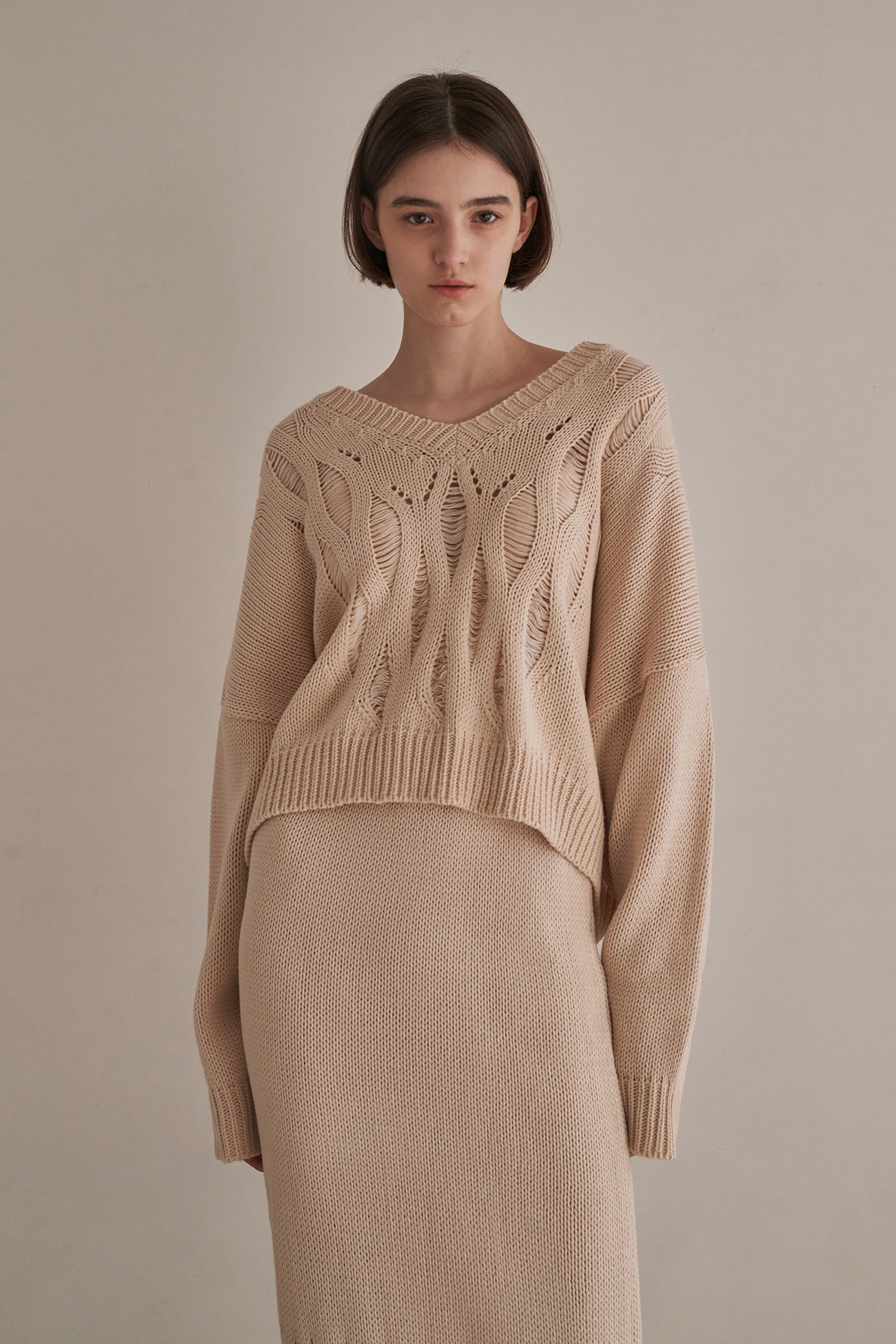 Netting v-neck knit - beige