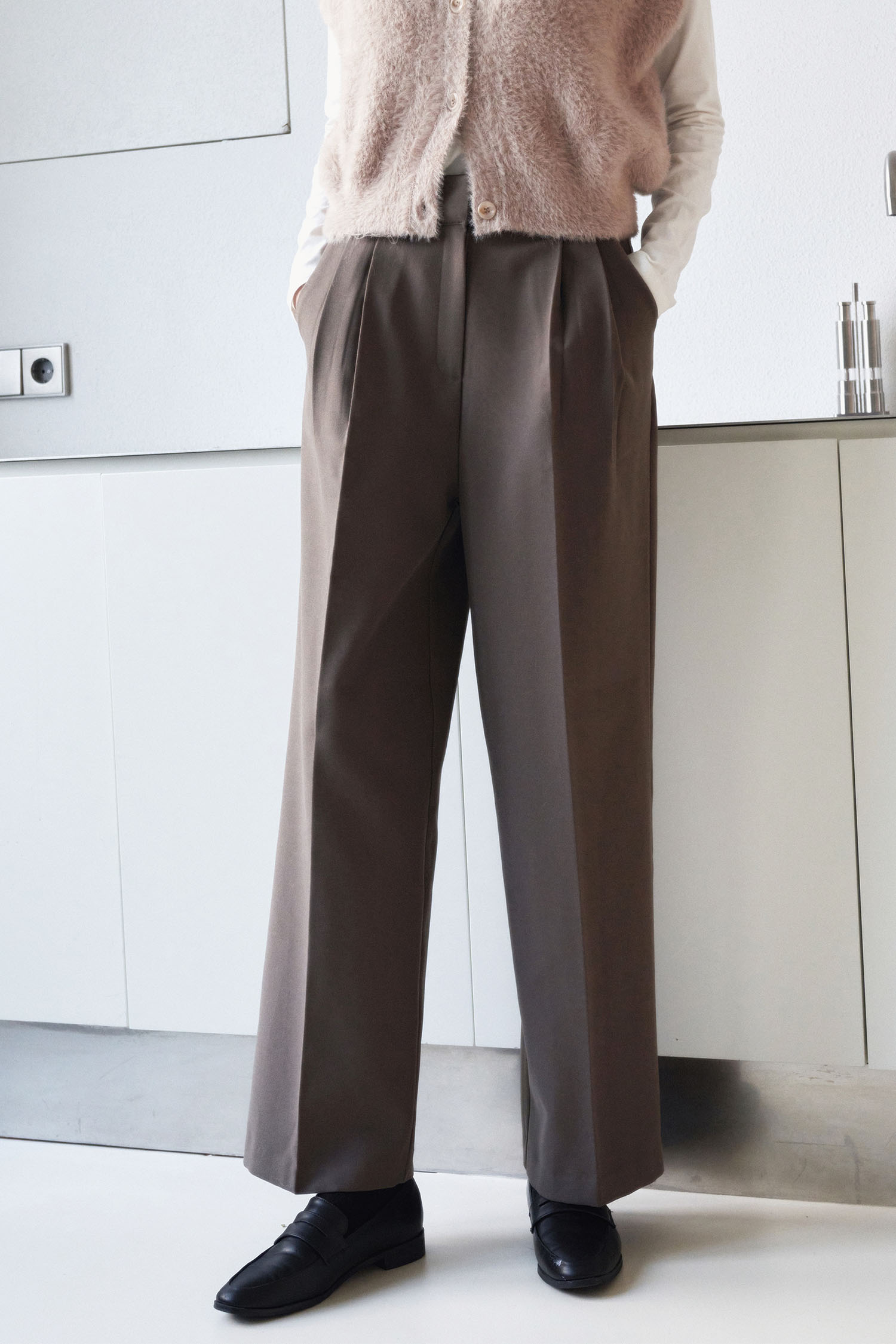 Look two pintuck side button slacks - brown