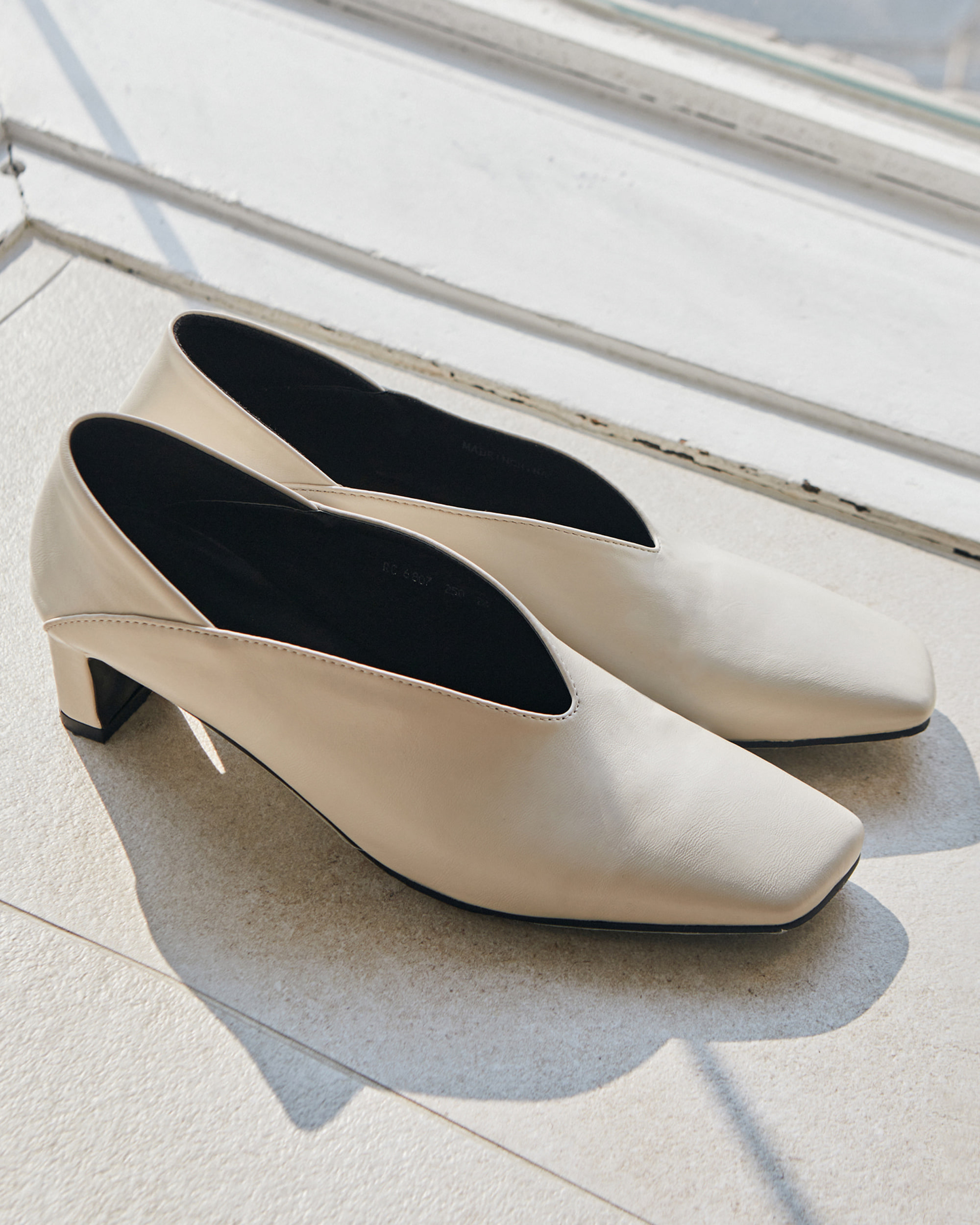 Wave square middle heel - ivory
