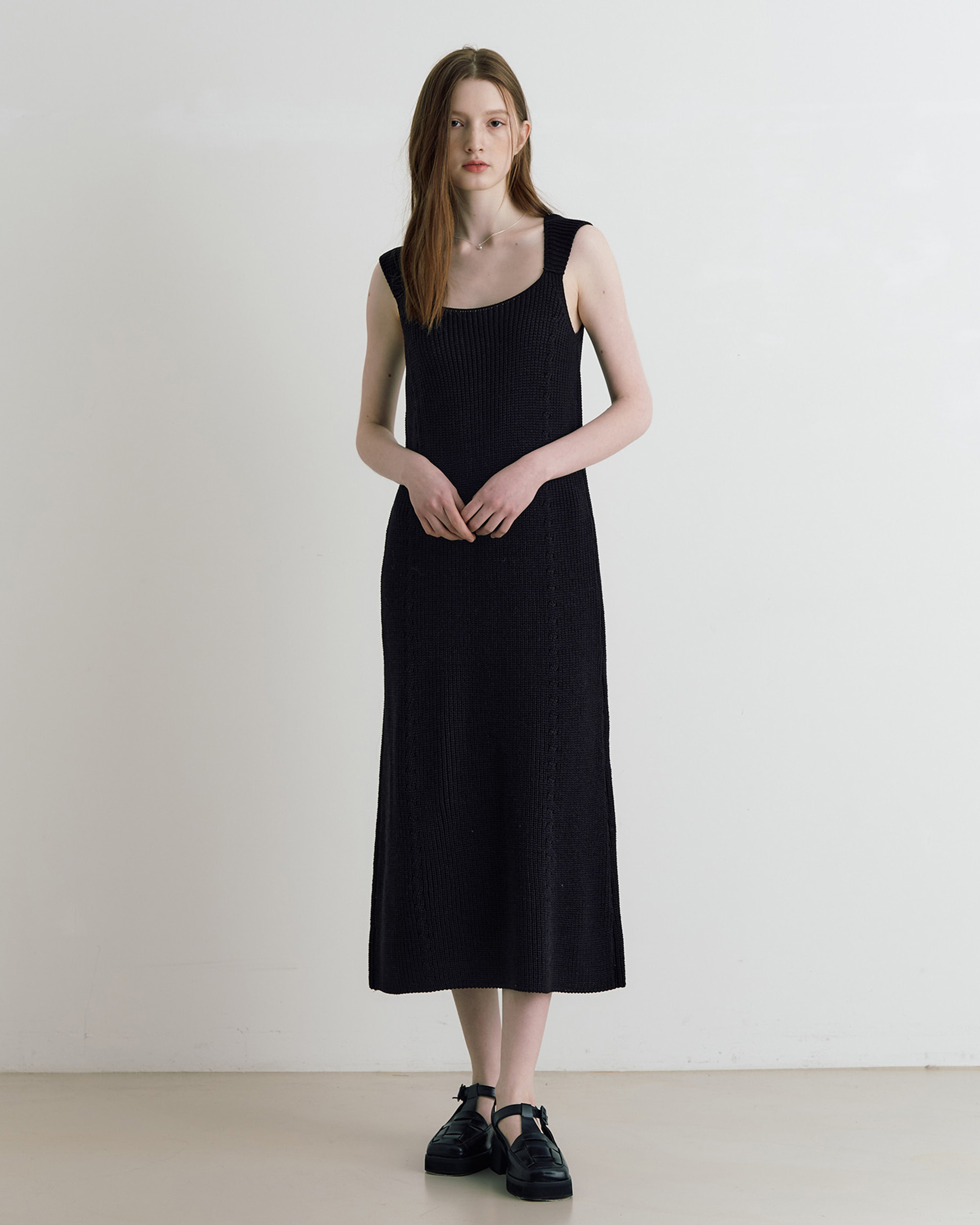 Shoulder wide strap side twist long dress - black