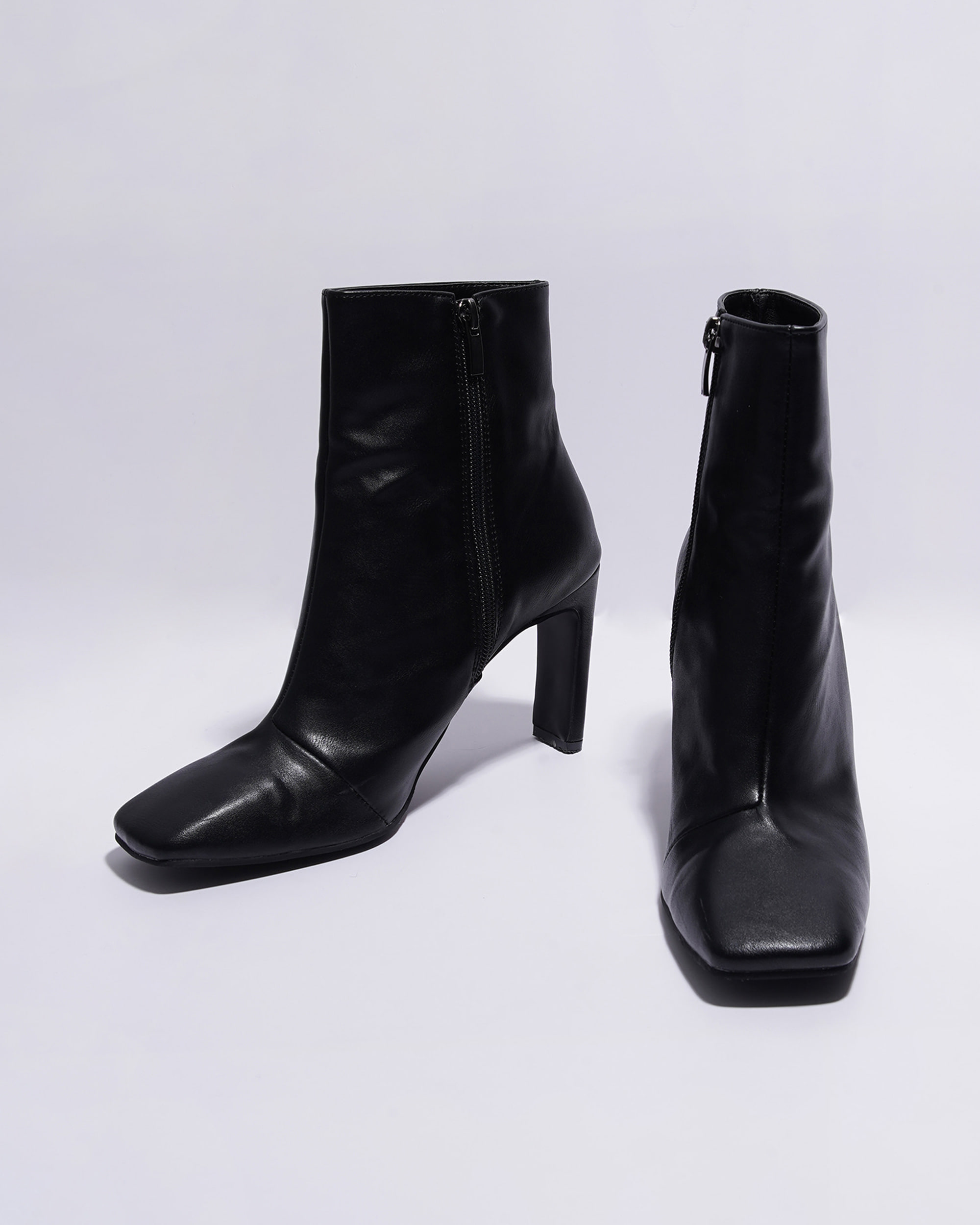 Square line ankleboots heel - black